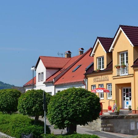 Apartament U Rozhovoru Rovensko pod Troskami Zewnętrze zdjęcie