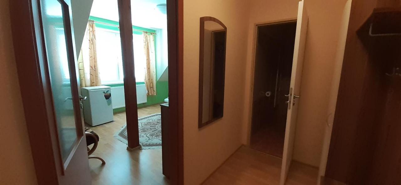 Apartament U Rozhovoru Rovensko pod Troskami Zewnętrze zdjęcie